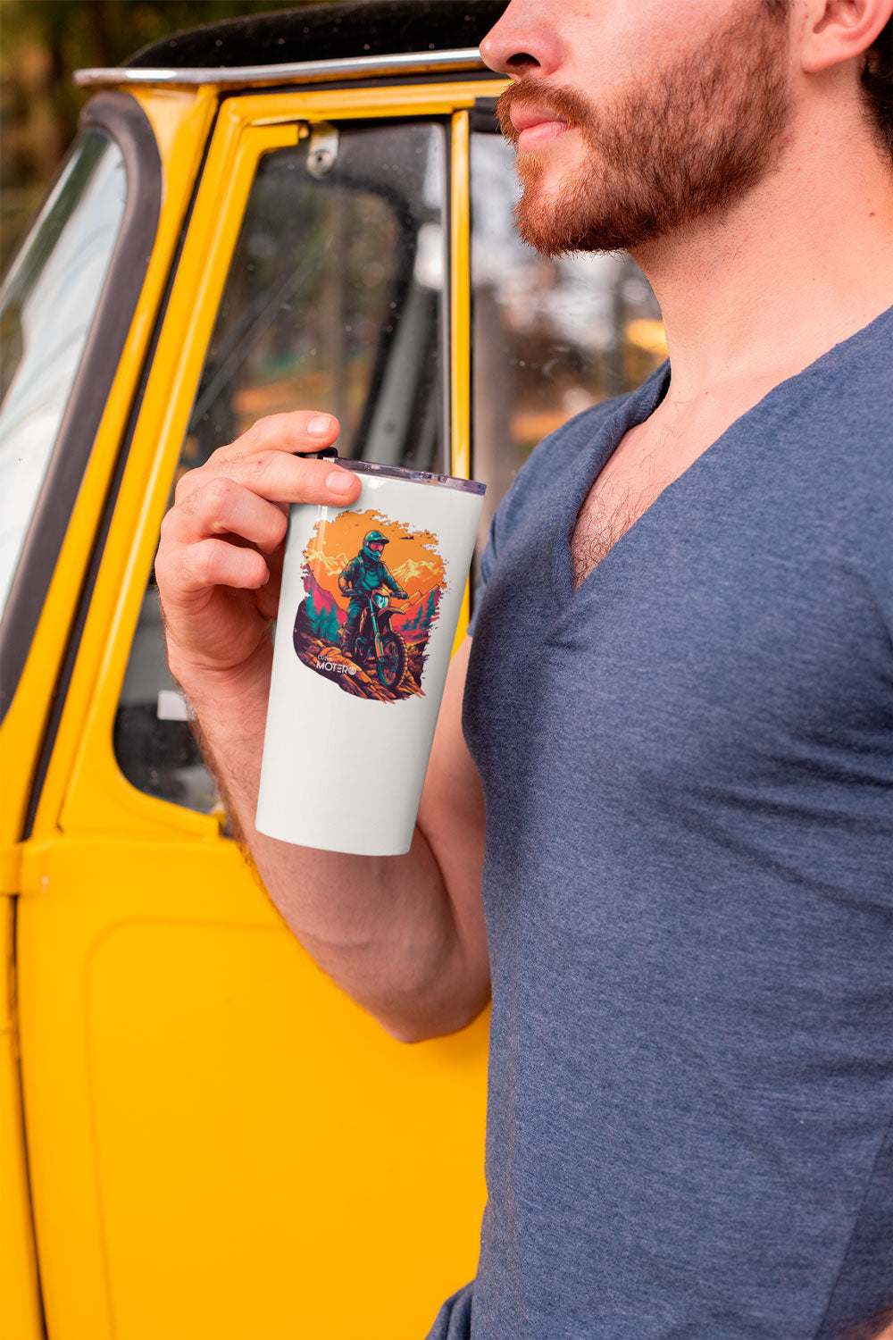 Termo tipo viajero de acero con capacidad de 20 oz Diseño 2