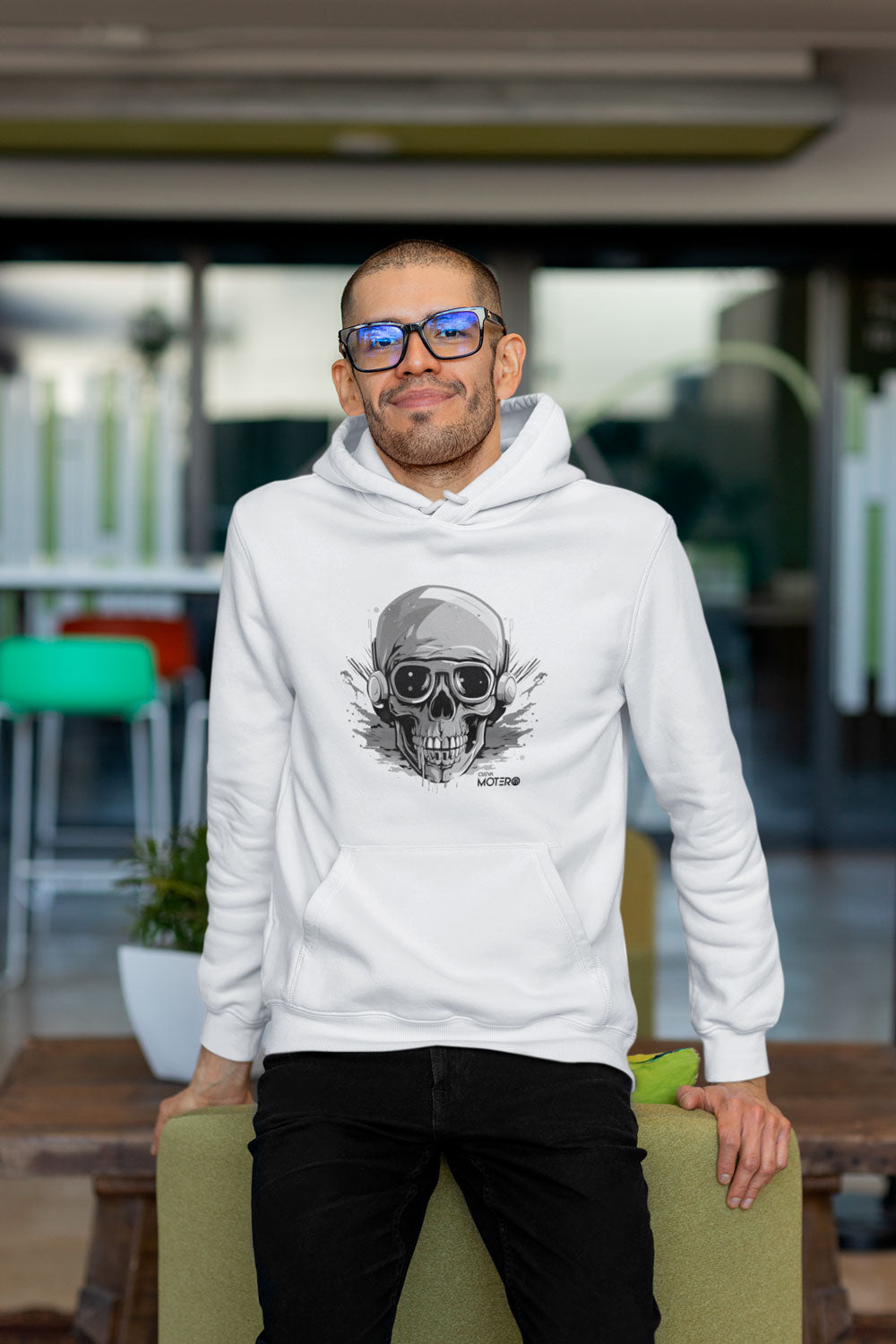 Sudadera unisex blanca diseño 135