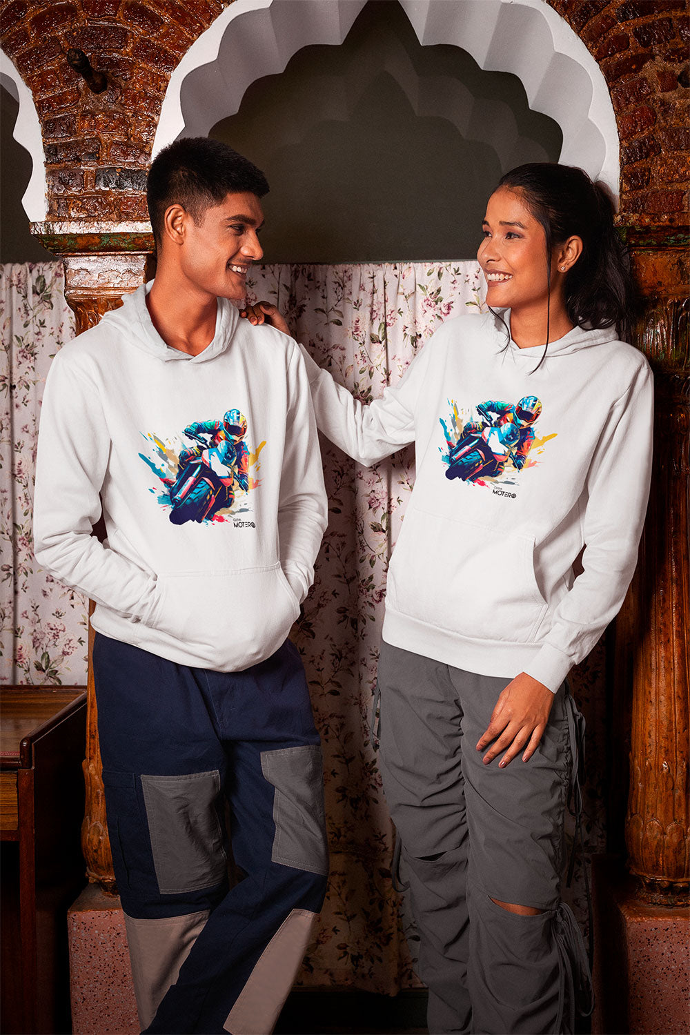 Sudadera unisex blanca diseño 16